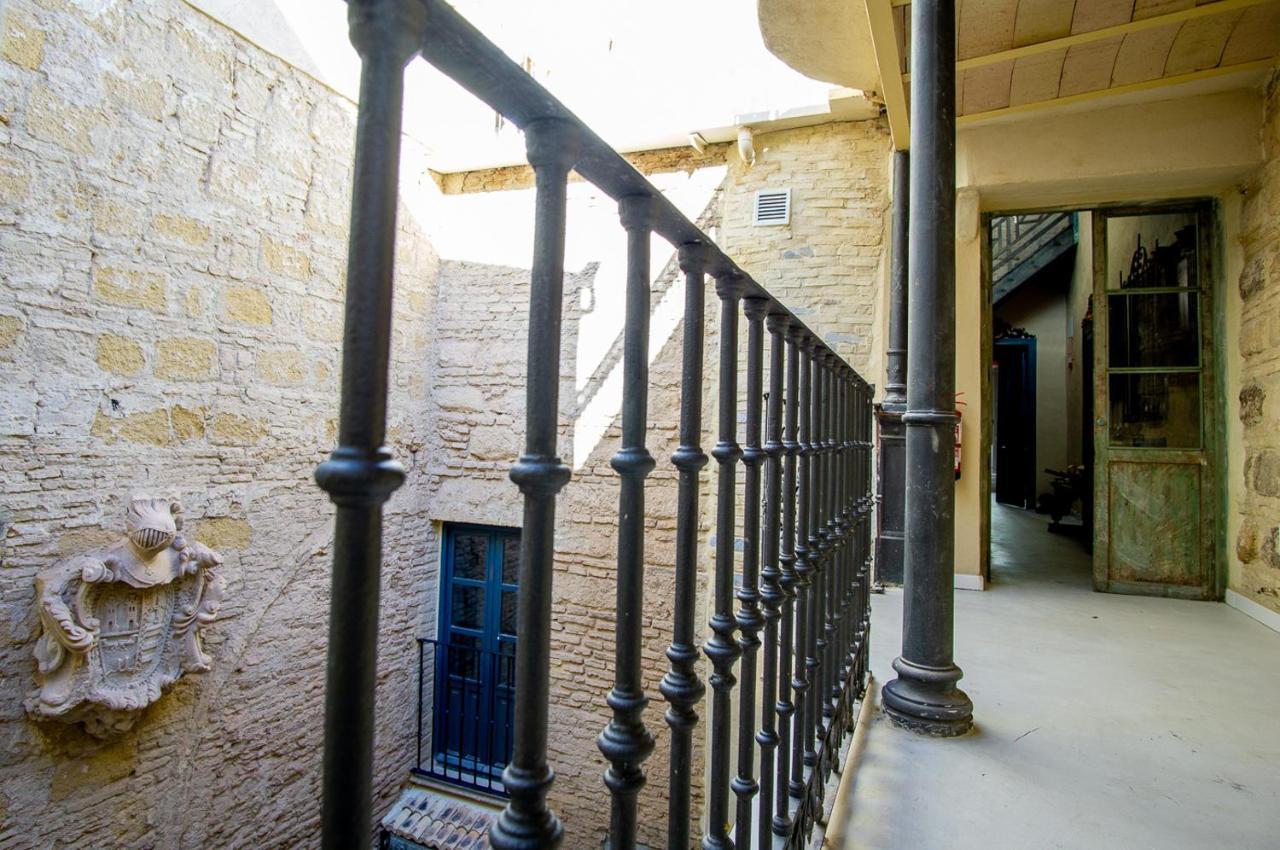 Apartamentos Sharis Jerez de la Frontera Bagian luar foto